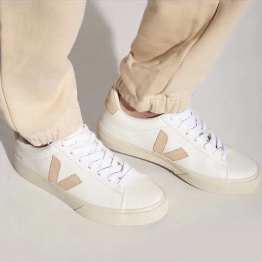 Veja Campo Leather Sneaker in White/Almond sz 41EU/10US New in Box - Picture 2 of 8